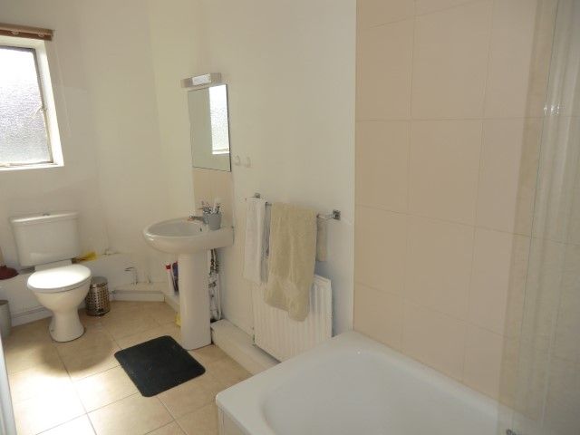 17 Craven bathroom